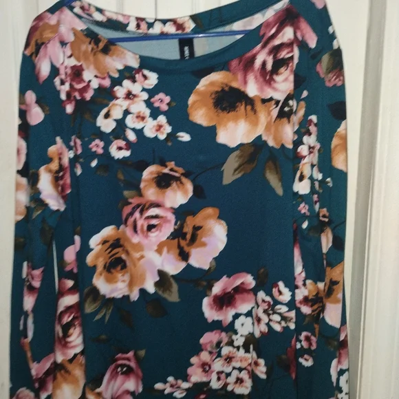 Agnes & Dora Asymmetrical Dress in Teal and Pink Floral - Picture 7 of 9